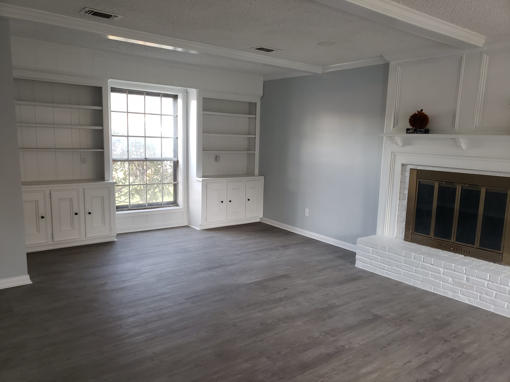 Laminate flooring installation